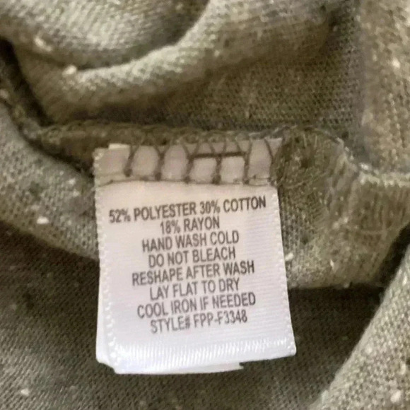 💥🆕Soft Light Olive Short Sleeve Plain Top🆕 - Picture 5 of 6